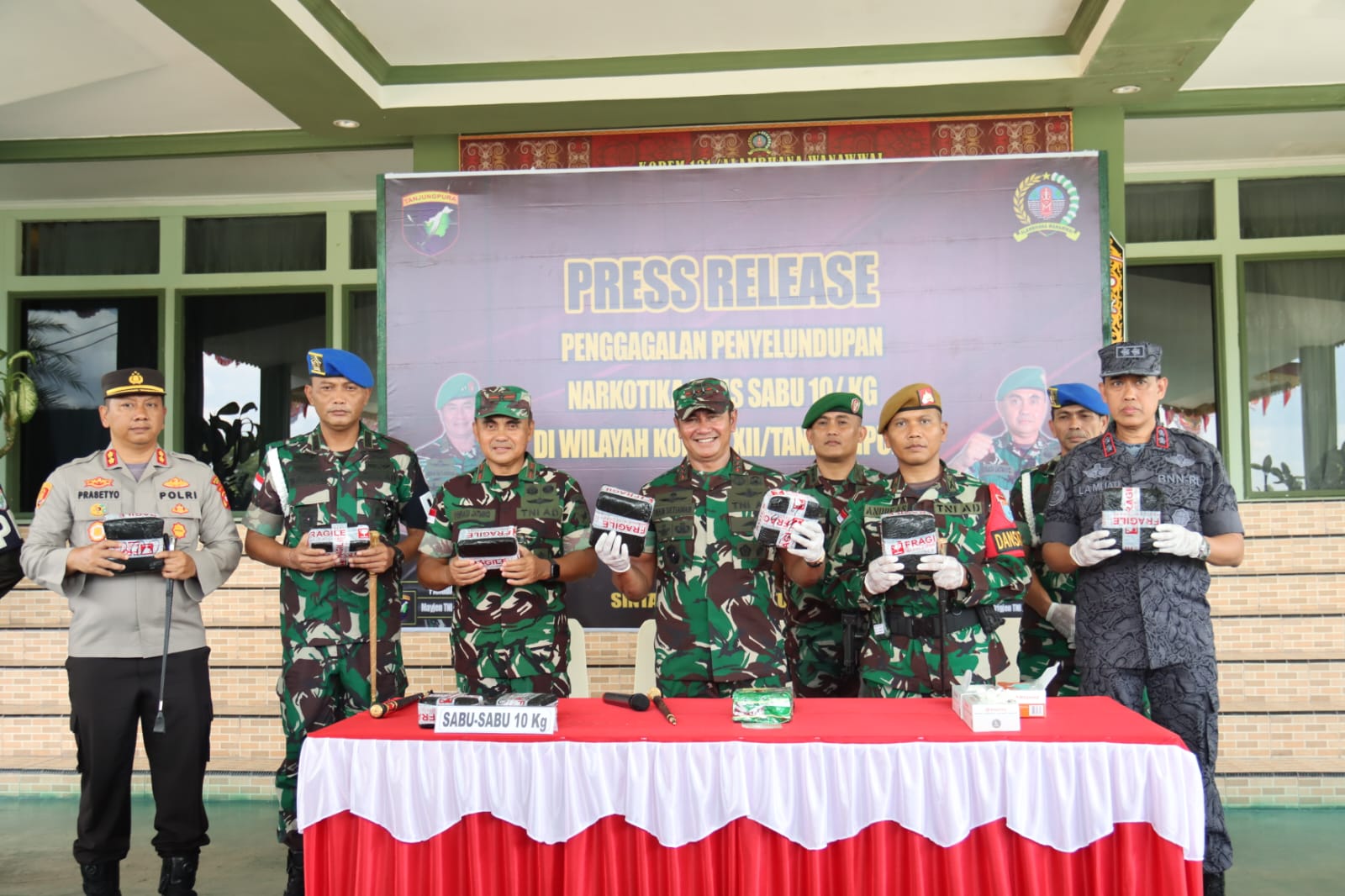 Pangdam Bangga TNI Berhasil Gagalkan, Penyelundupan Narkoba Seberat 12 ...