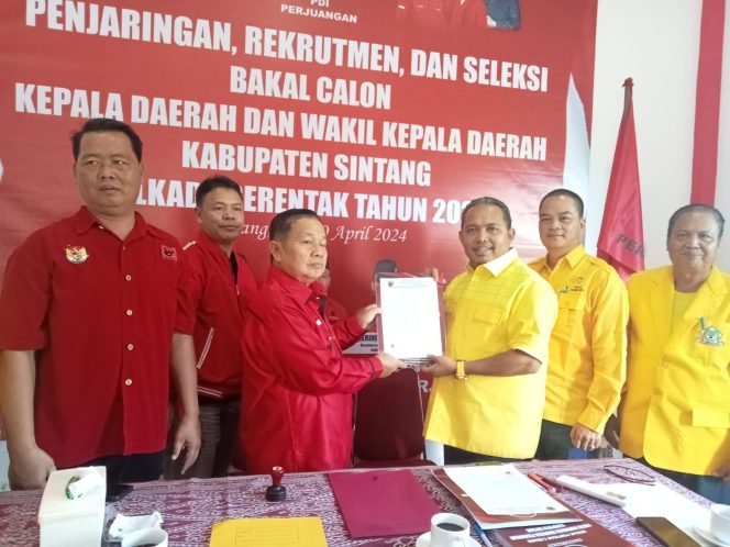 
 Wabup Melkianus Daftar Pilkada Sintang di Demokrat dan PDIP